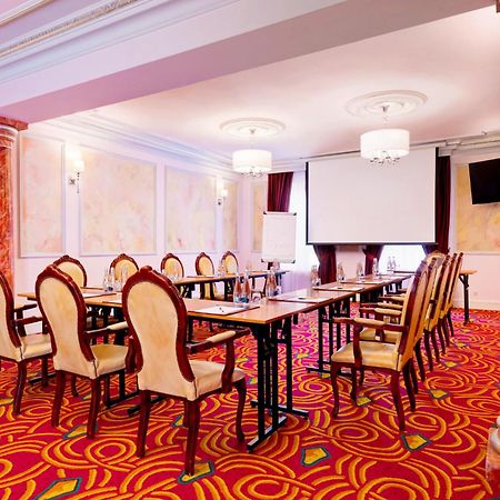 Palacyk Otrebusy Business & Spa Kültér fotó