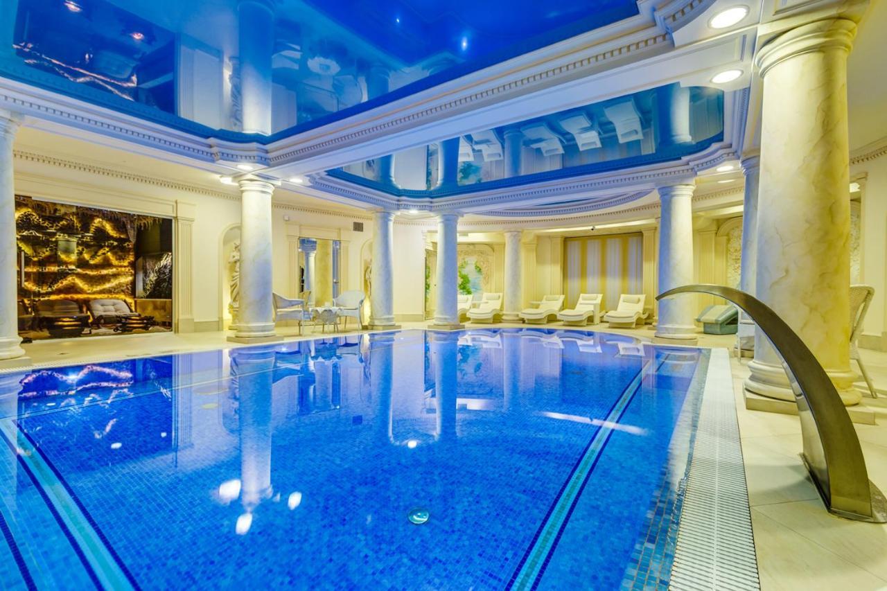 Palacyk Otrebusy Business & Spa Kültér fotó