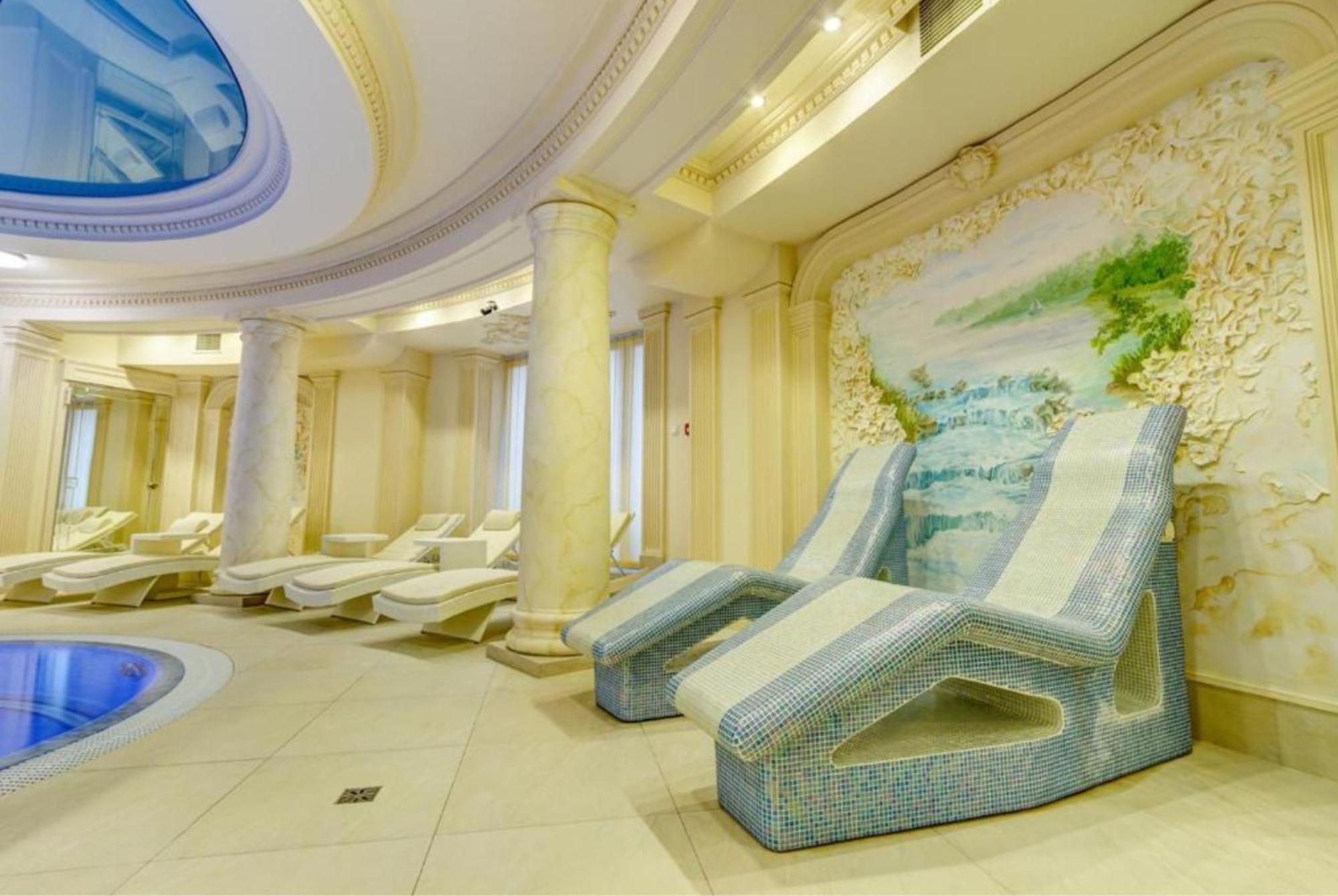 Palacyk Otrebusy Business & Spa Kültér fotó